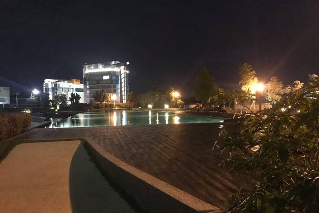 Hb1512- Hyve Studio Unit, Lake View, Cyberjaya, Free Wi-Fi, Free Parking, Netflix,Pool, 3038 외부 사진